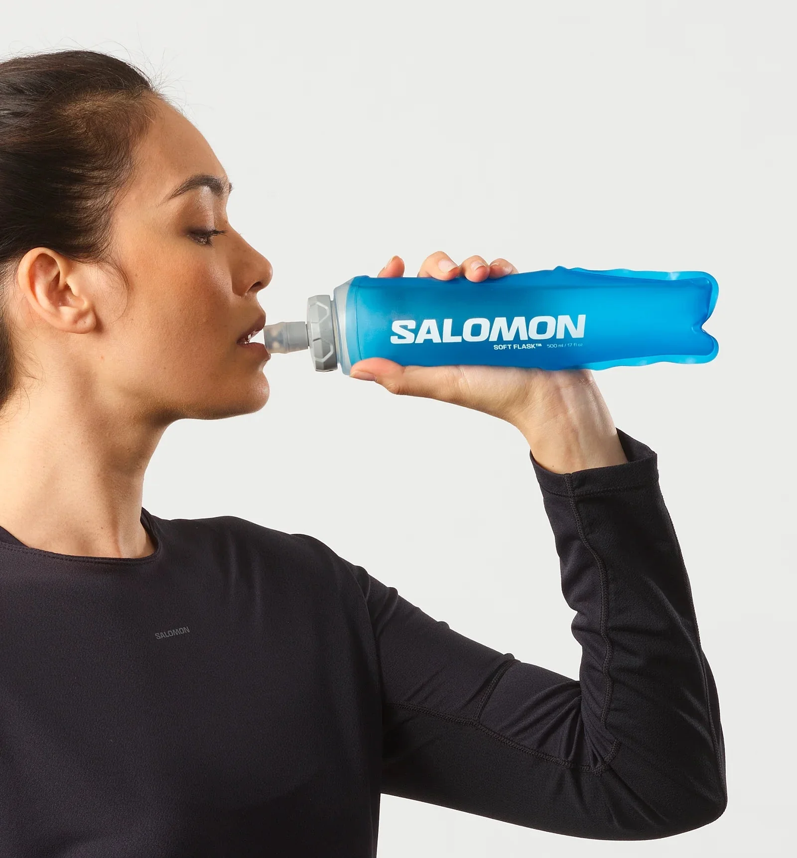 Salomon SOFT FLASK 500ml/17oz ULTRA 42 Grey - Collapsible Running Hydration Bottle - Image 2